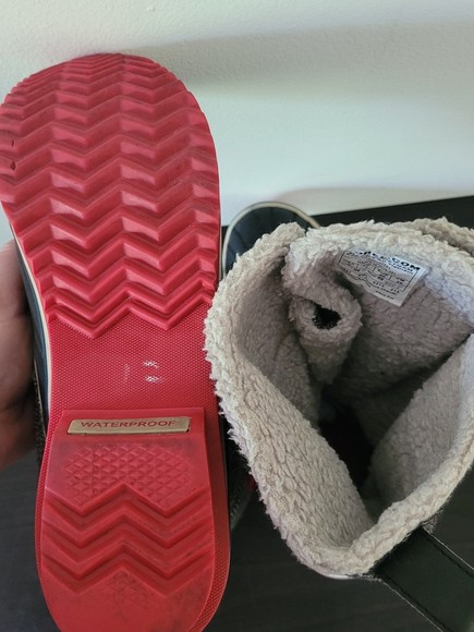 Women's size 9 Sorel Waterproof boots - Picture 6 of 6